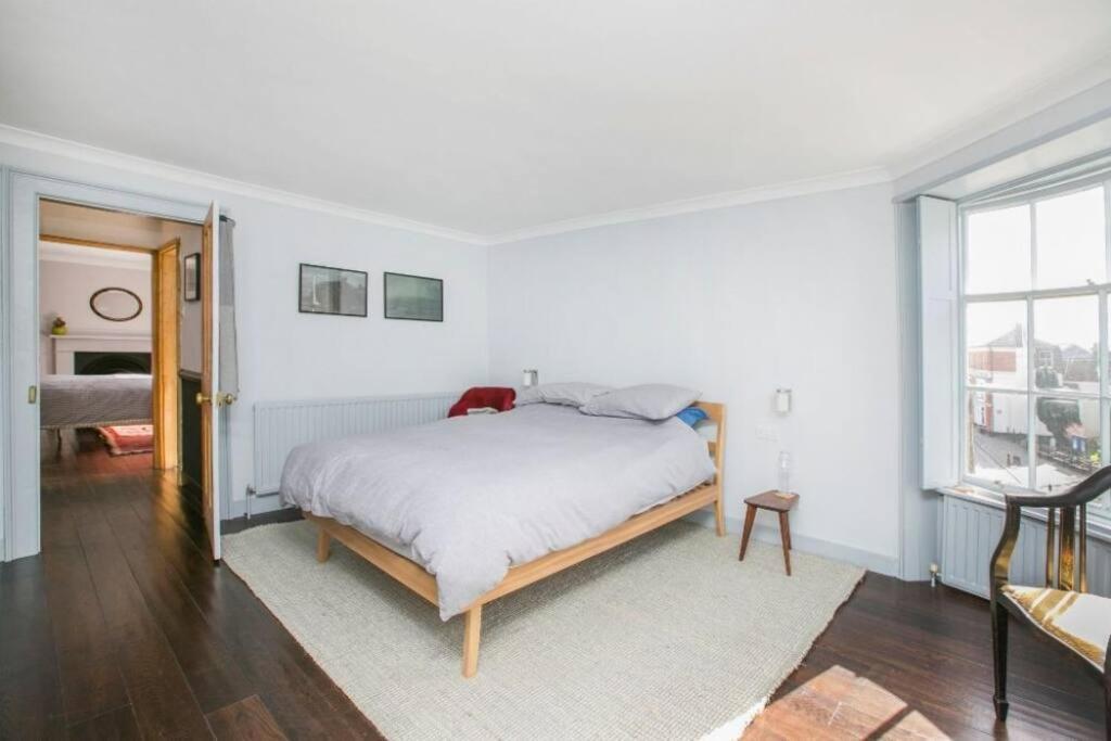 Steadfast Apartment Deal Luaran gambar