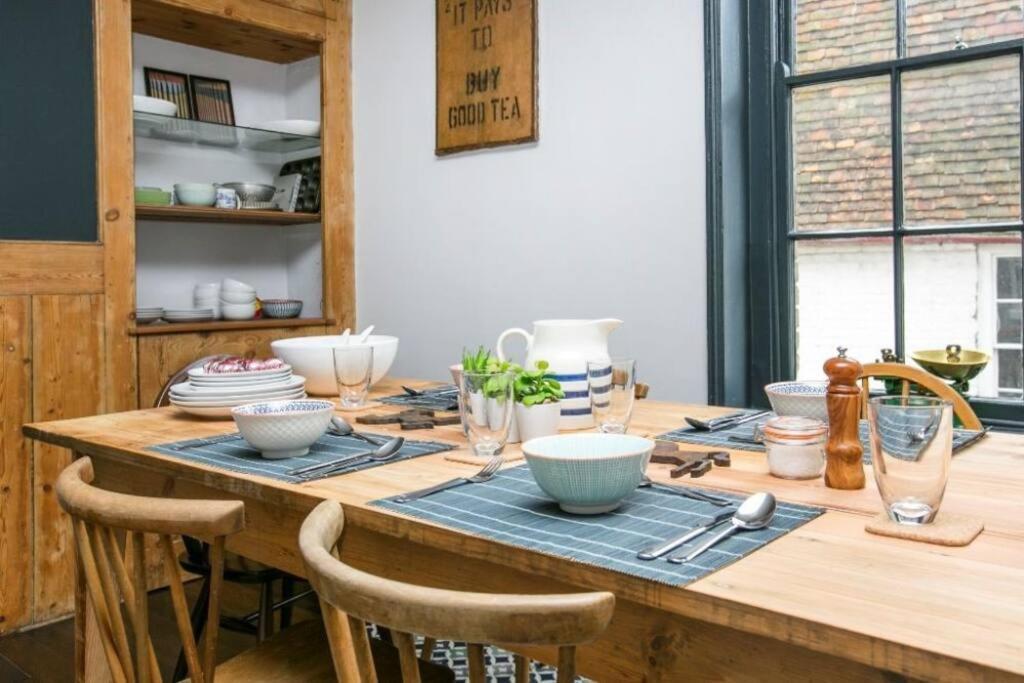 Steadfast Apartment Deal Luaran gambar